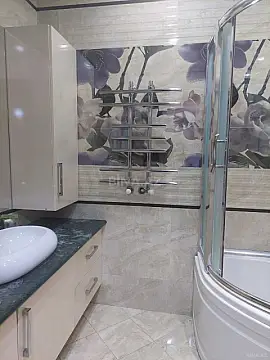 Kirayə verilir 2 otaqlı mənzil 100 m²