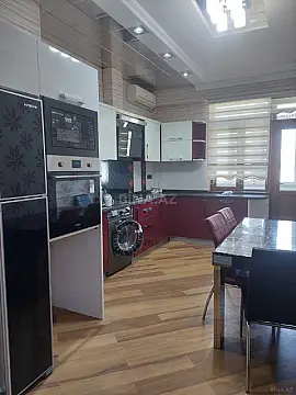 Kirayə verilir 2 otaqlı mənzil 100 m²