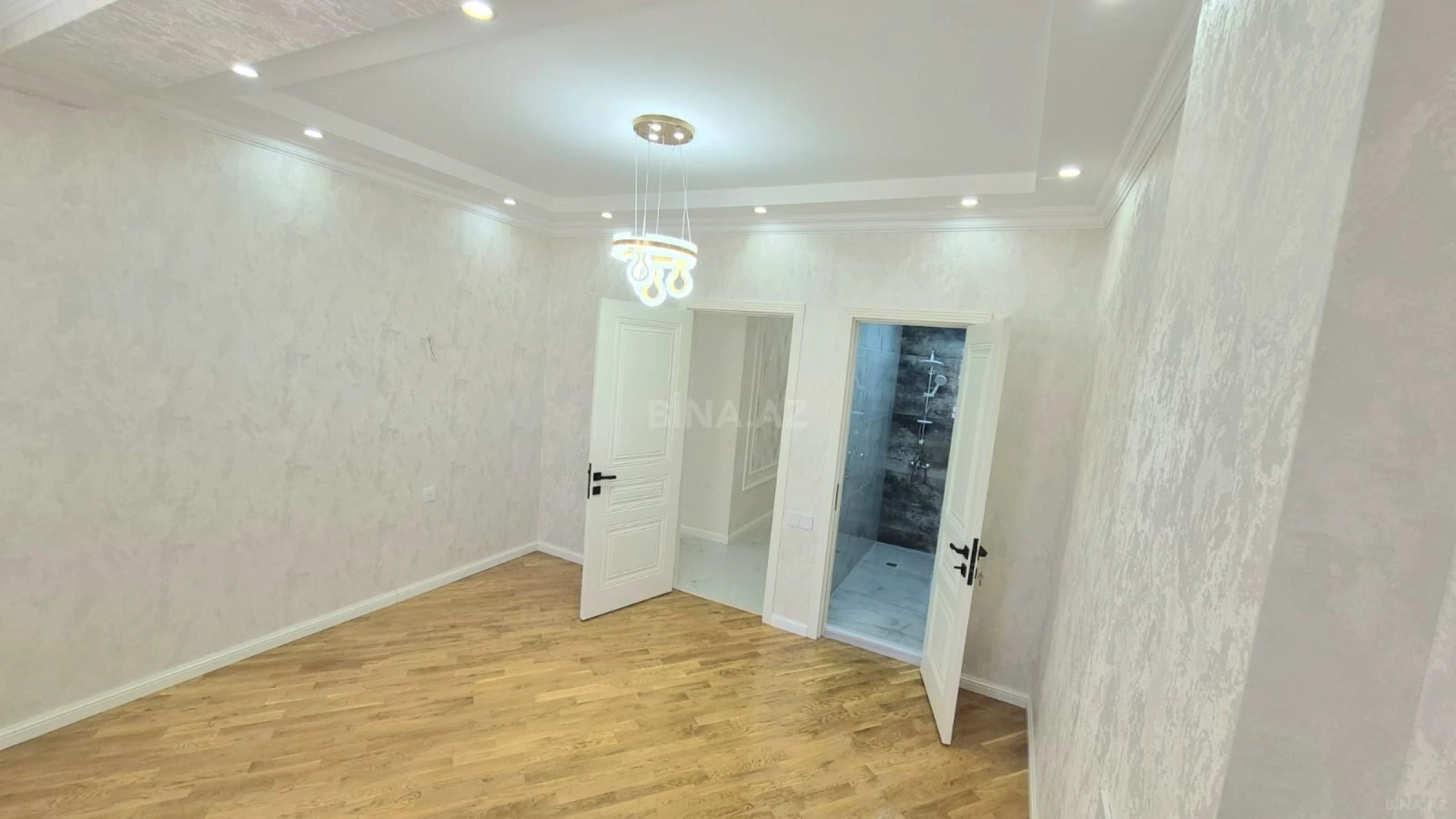 Satılır 3 otaqlı mənzil 106 m²
