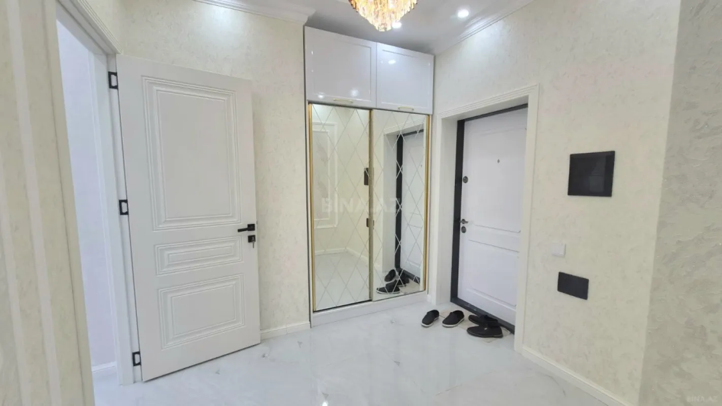 Satılır 3 otaqlı mənzil 106 m²