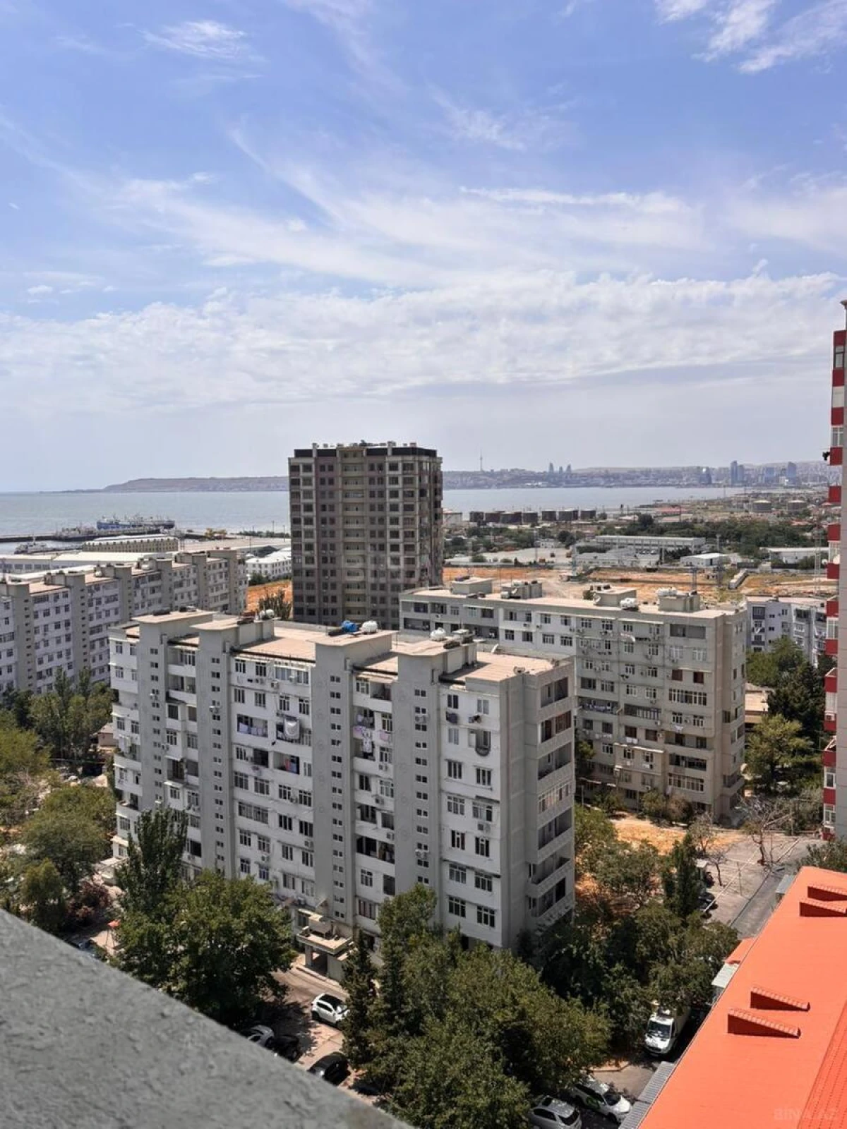 Satılır 3 otaqlı mənzil 104 m²