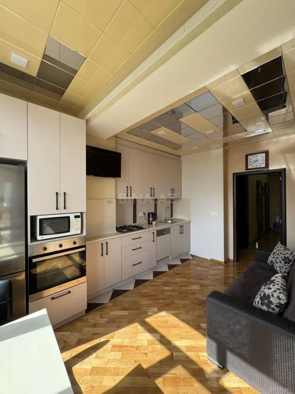 Kirayə verilir 2 otaqlı mənzil 100 m²