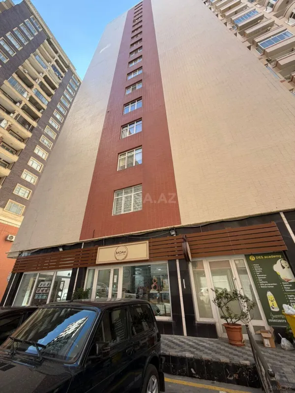 Satılır 3 otaqlı mənzil 110 m²