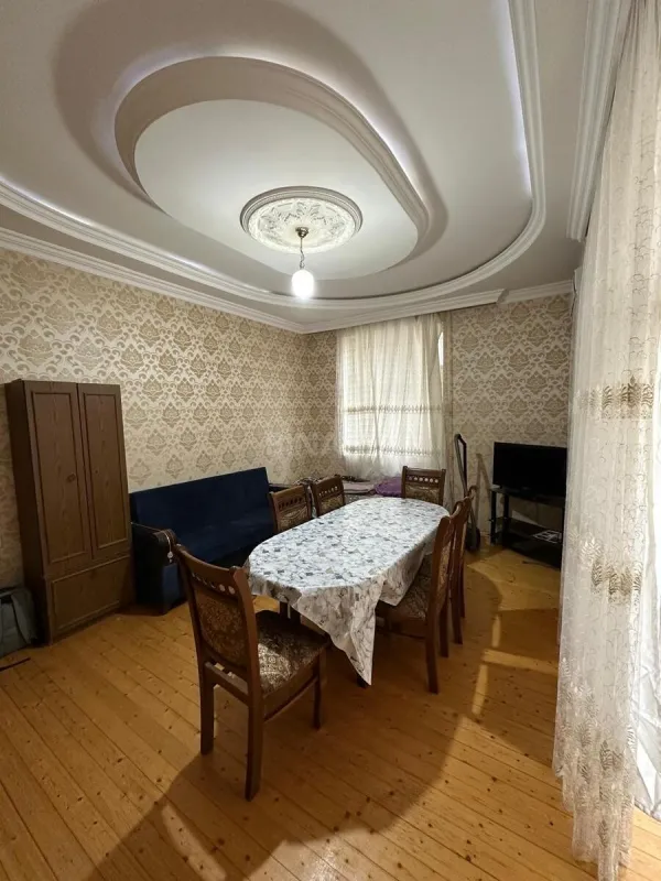Satılır 2 otaqlı mənzil 75 m²