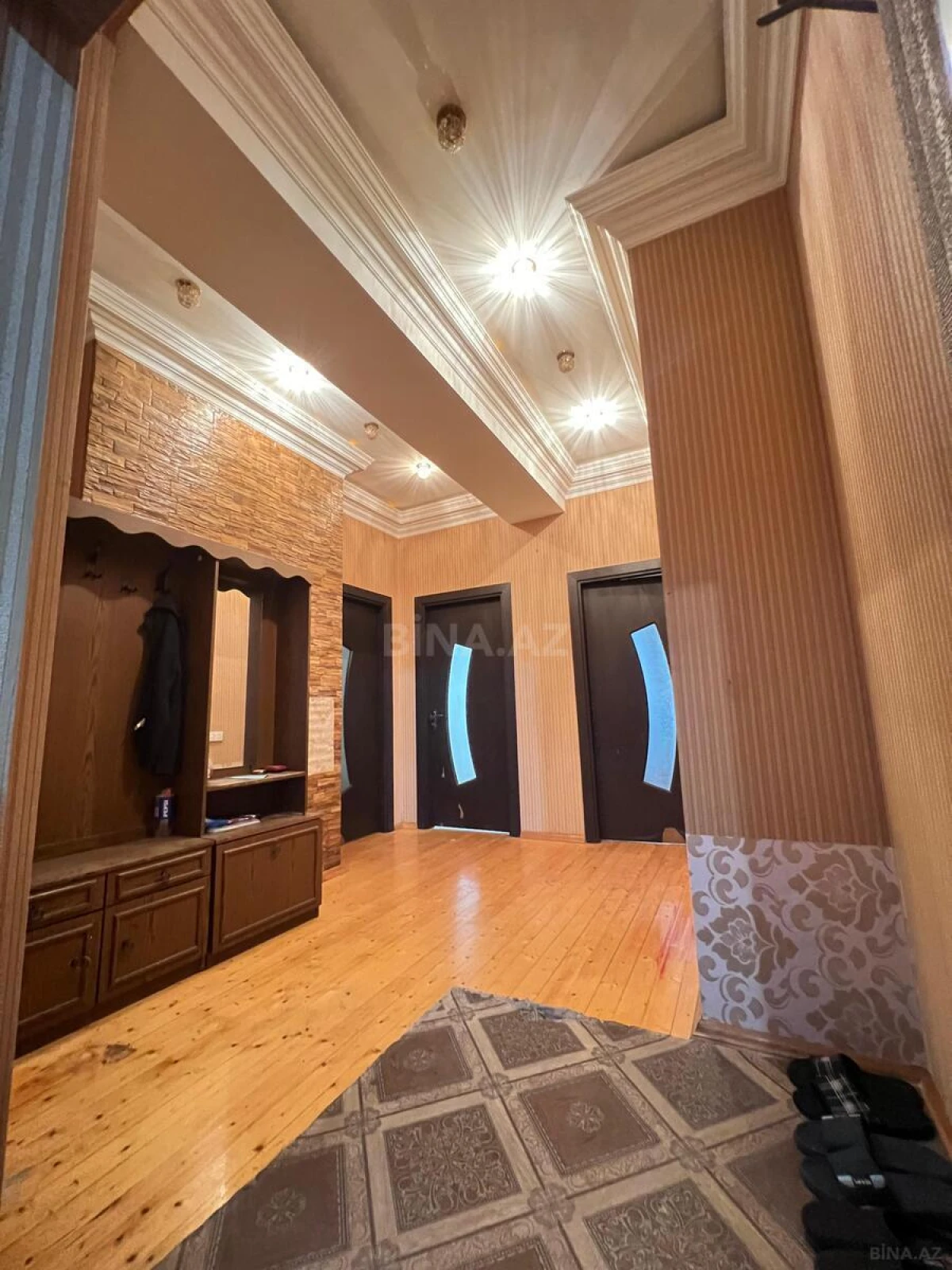 Satılır 2 otaqlı mənzil 75 m²