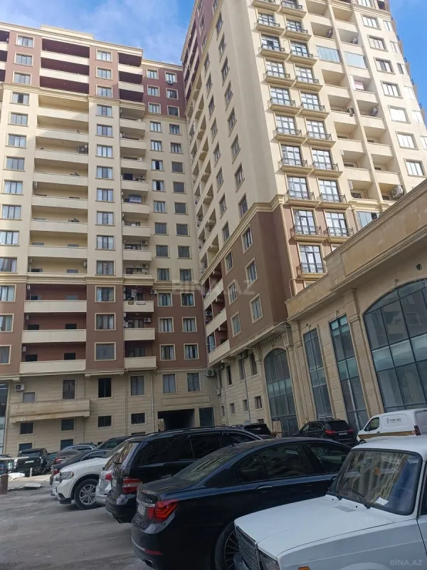 Satılır 3 otaqlı mənzil 164 m²