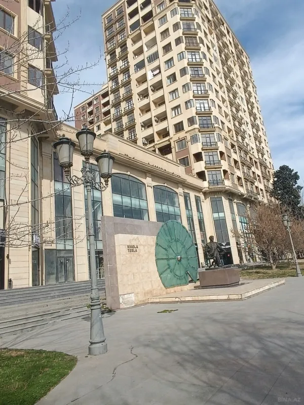 Satılır 3 otaqlı mənzil 164 m²