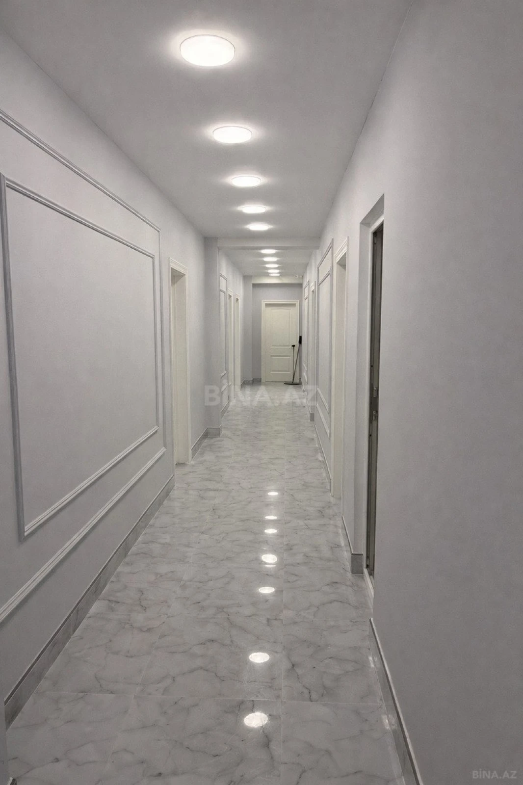 Kirayə verilir 5 otaqlı ofis 200 m²