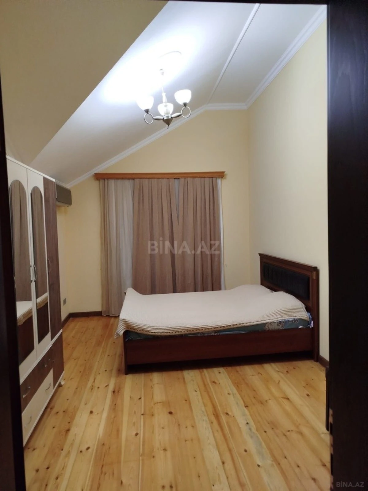 Kirayə verilir 6 otaqlı həyət evi 300 m²