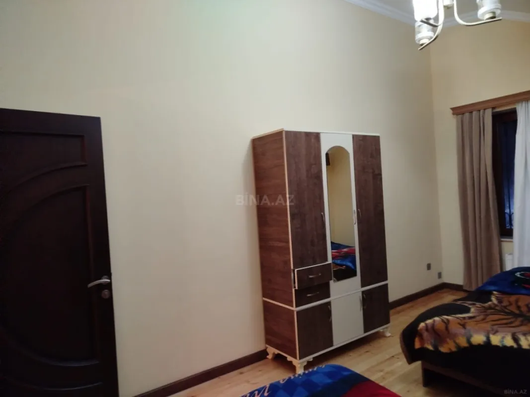 Kirayə verilir 6 otaqlı həyət evi 300 m²