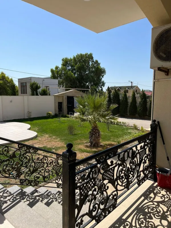 Kirayə verilir 6 otaqlı həyət evi 300 m²