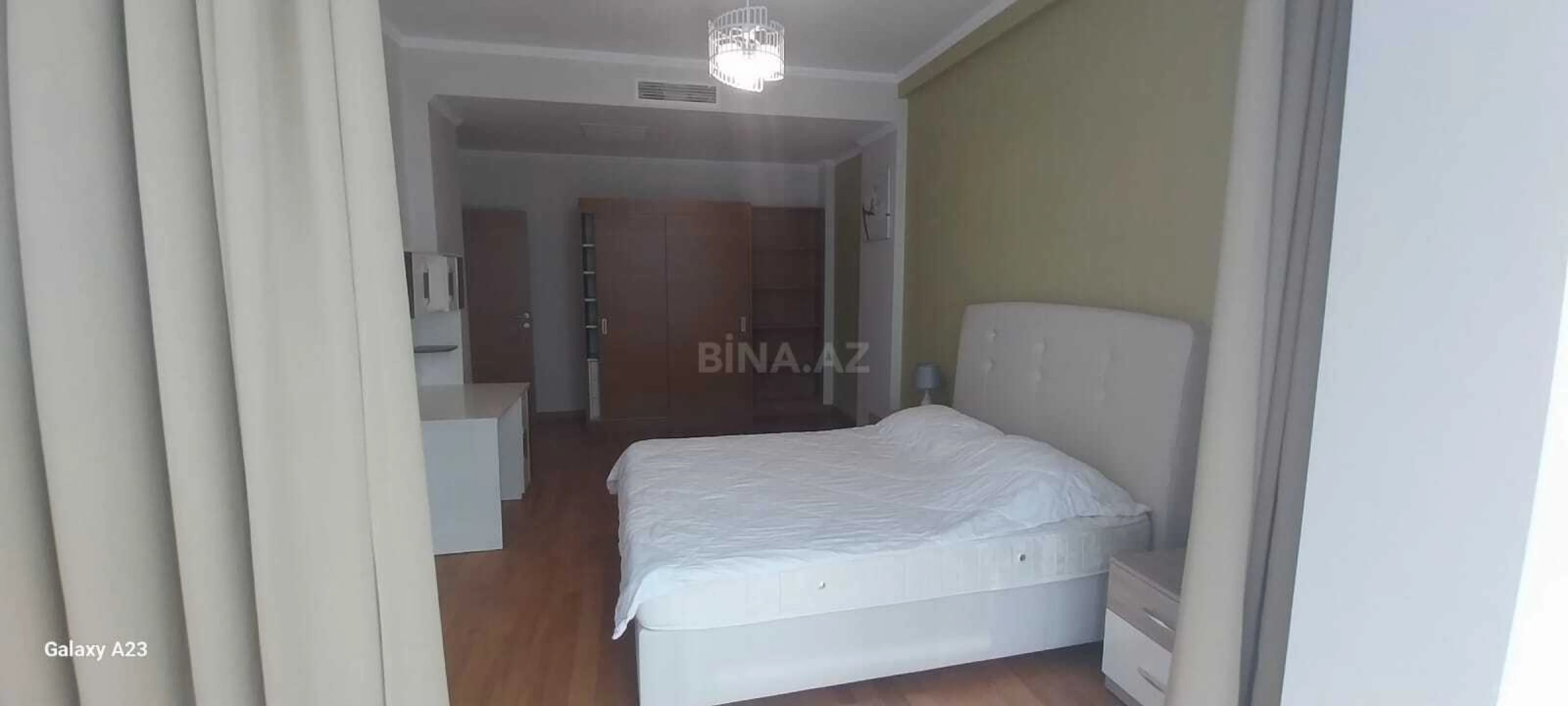 Kirayə verilir 4 otaqlı mənzil 210 m²
