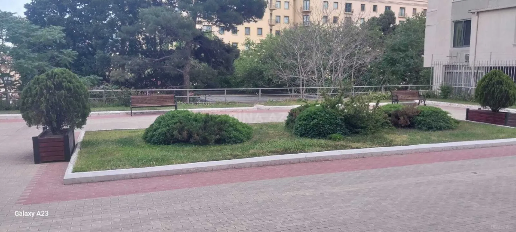 Kirayə verilir 4 otaqlı mənzil 210 m²