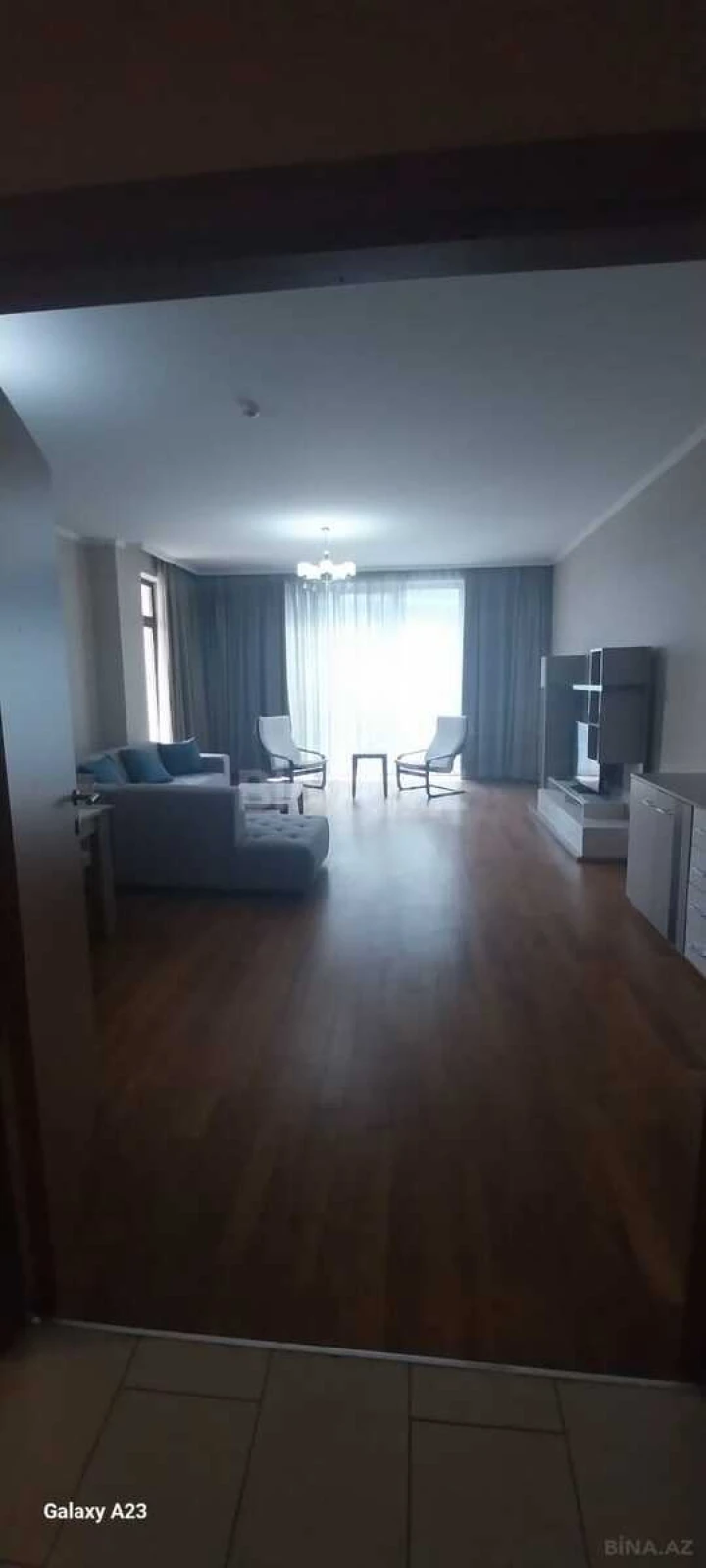 Kirayə verilir 4 otaqlı mənzil 210 m²
