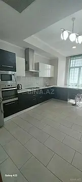 Kirayə verilir 4 otaqlı mənzil 210 m²