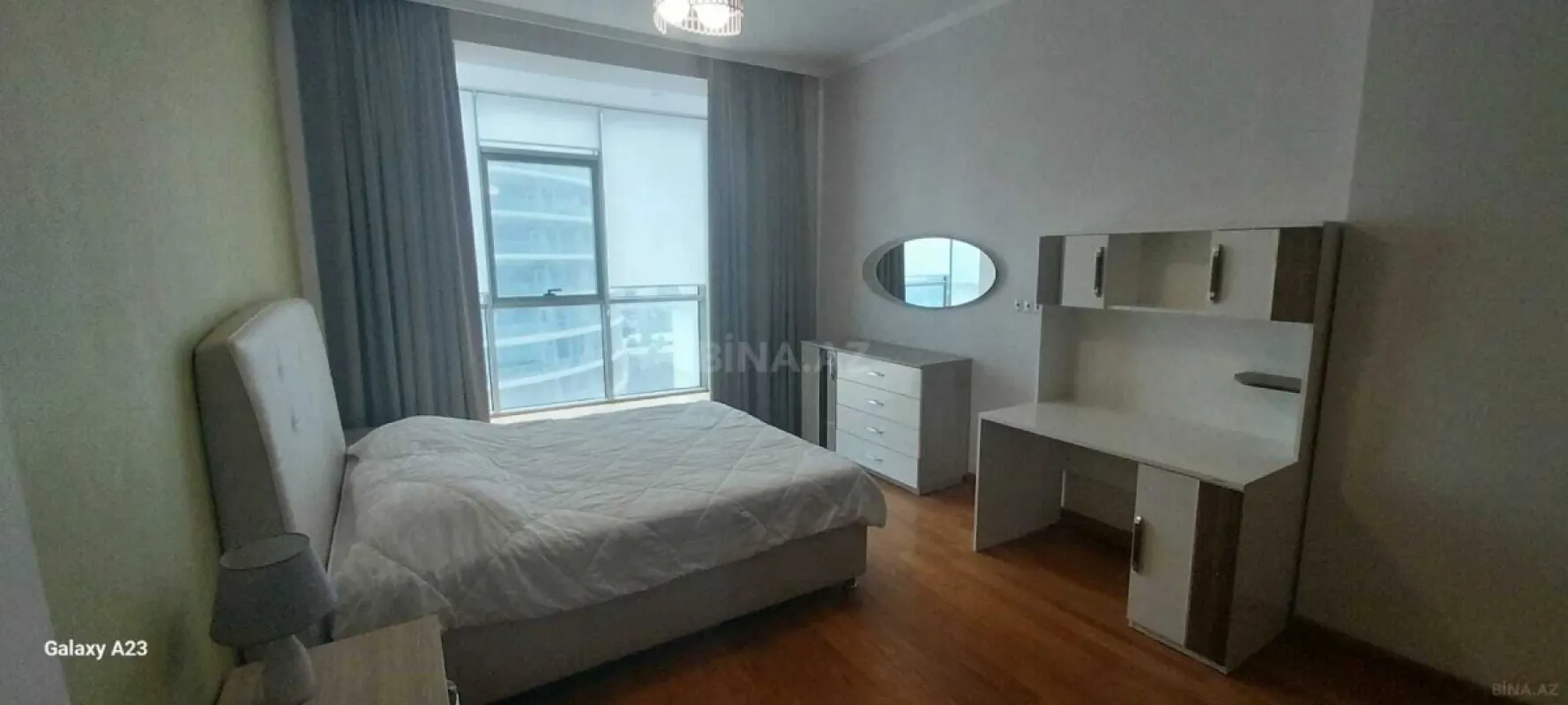 Kirayə verilir 4 otaqlı mənzil 210 m²