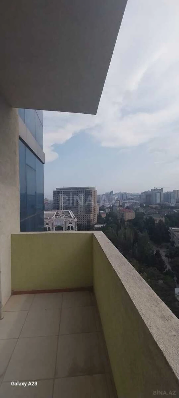 Kirayə verilir 4 otaqlı mənzil 210 m²