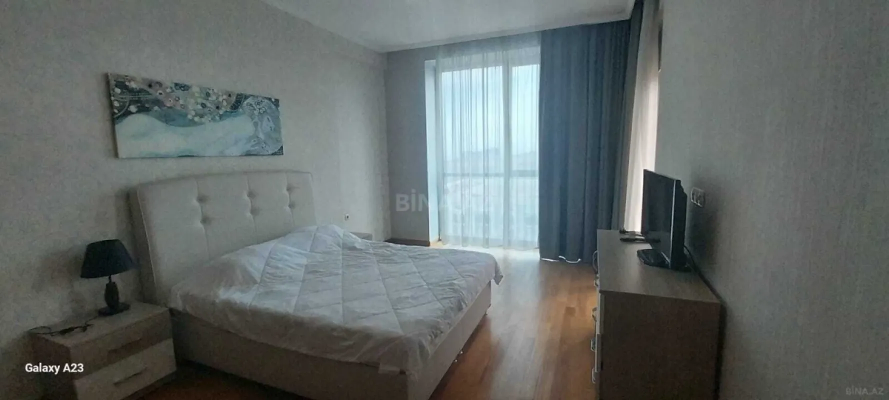 Kirayə verilir 4 otaqlı mənzil 210 m²