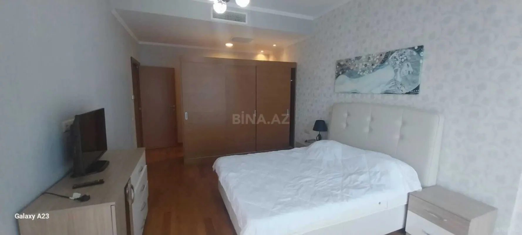 Kirayə verilir 4 otaqlı mənzil 210 m²