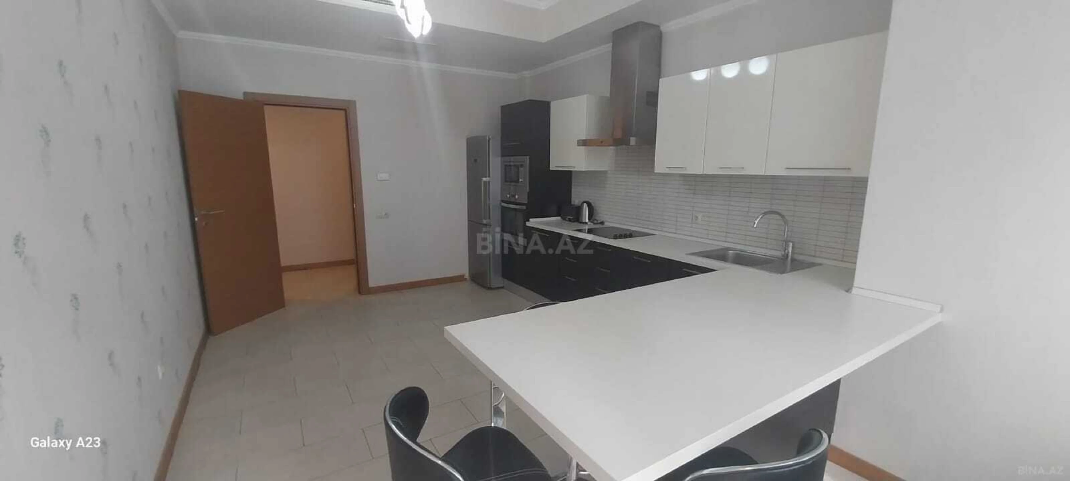 Kirayə verilir 4 otaqlı mənzil 210 m²