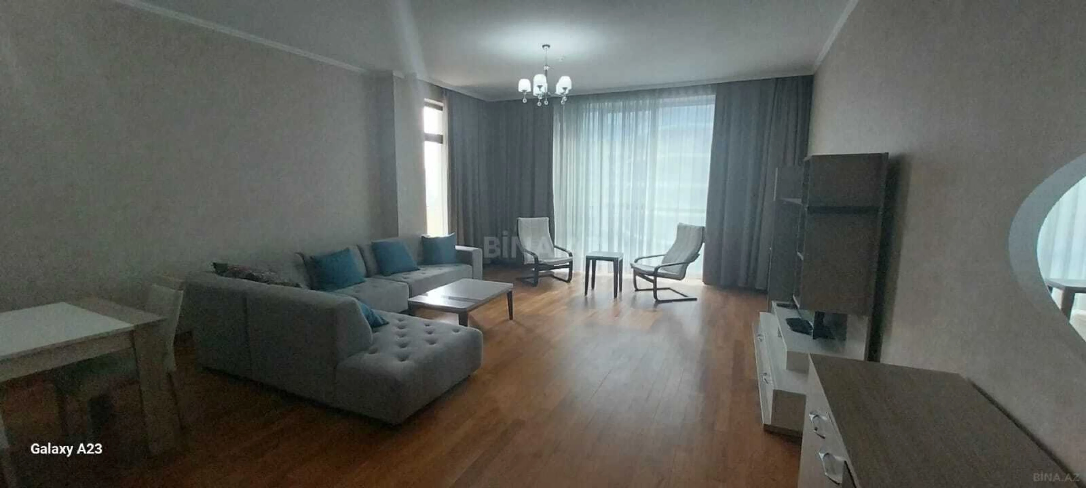 Kirayə verilir 4 otaqlı mənzil 210 m²