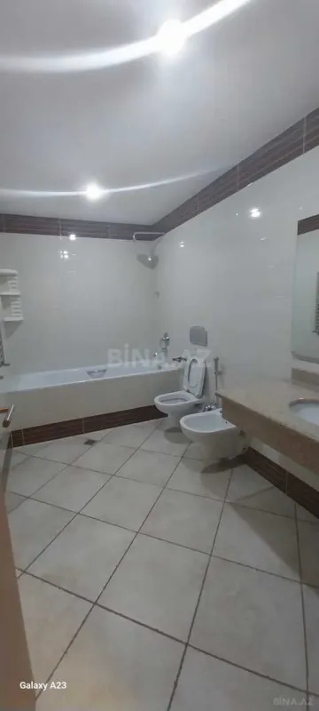 Kirayə verilir 4 otaqlı mənzil 210 m²