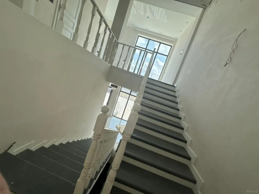 Satılır obyekt 600 m²