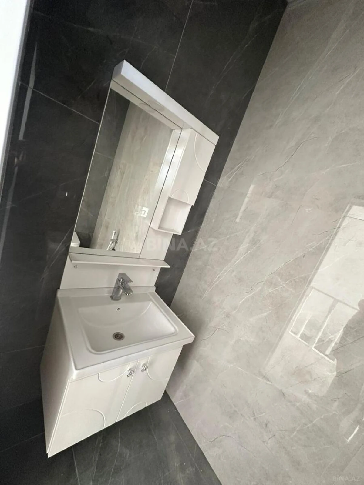 Satılır obyekt 600 m²