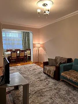 Kirayə verilir 2 otaqlı mənzil 70 m²