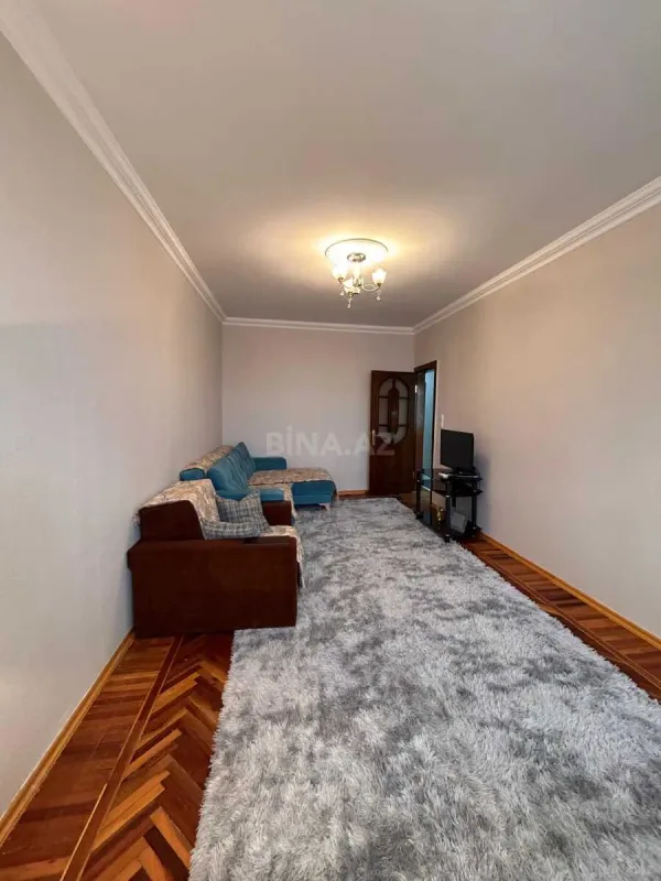 Kirayə verilir 2 otaqlı mənzil 70 m²
