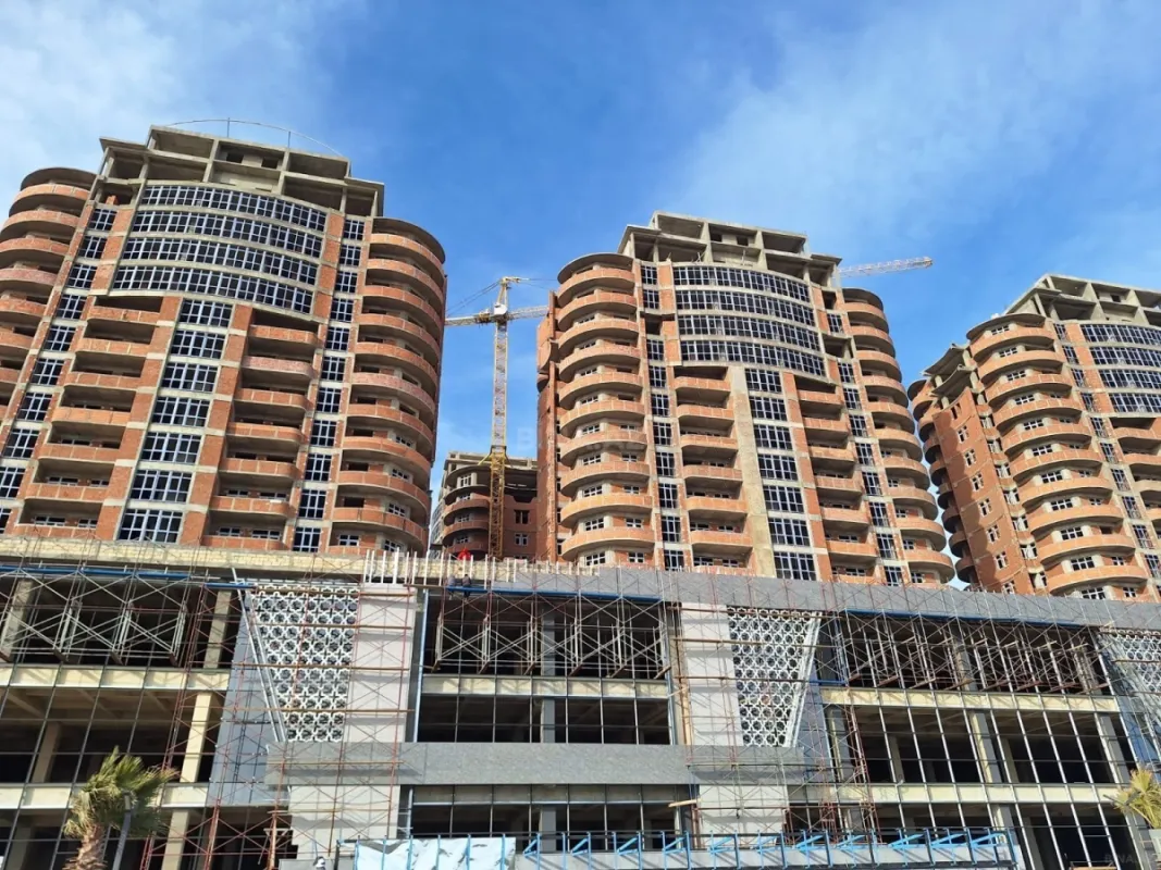 Satılır 2 otaqlı mənzil 77.8 m²