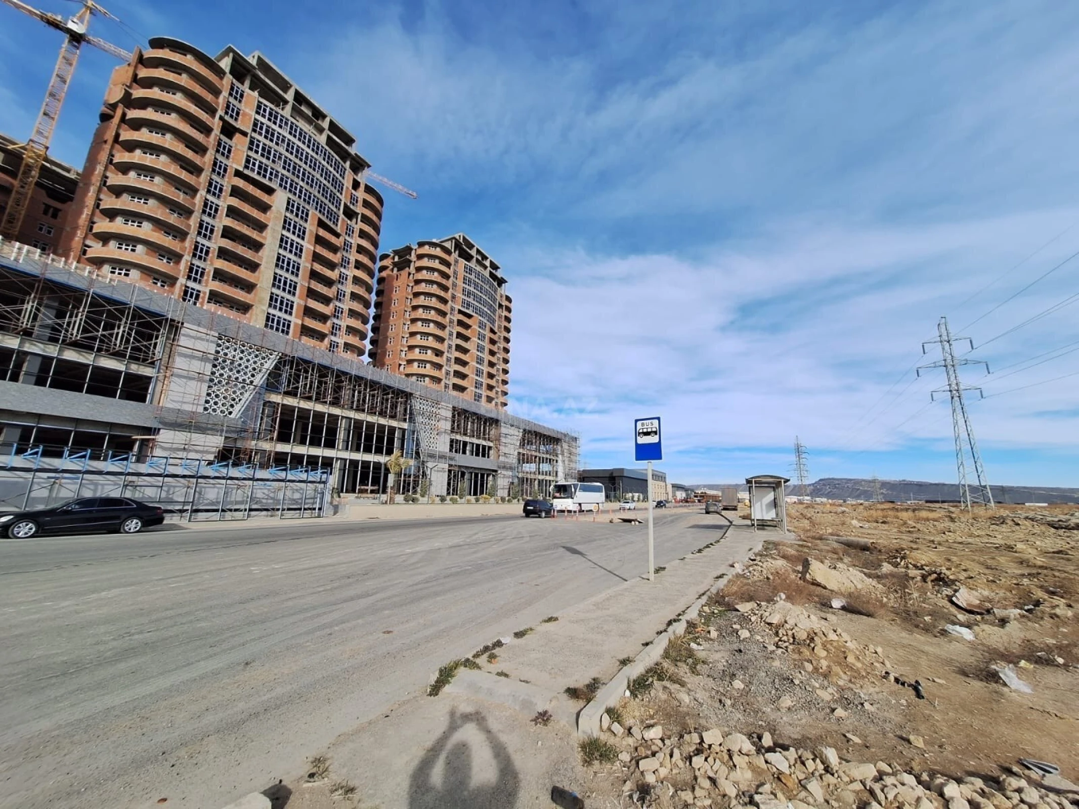 Satılır 2 otaqlı mənzil 77.8 m²