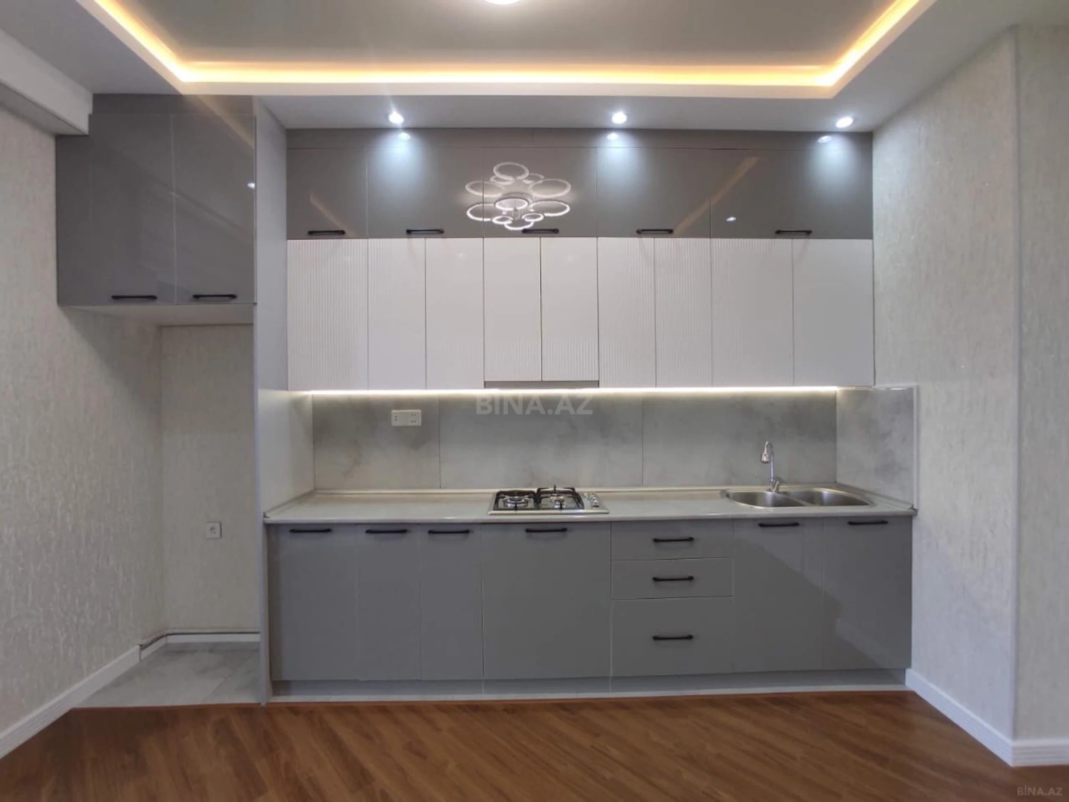Satılır 2 otaqlı mənzil 90 m²