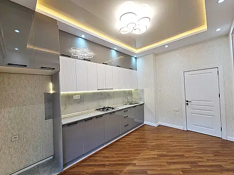 Satılır 2 otaqlı mənzil 90 m²