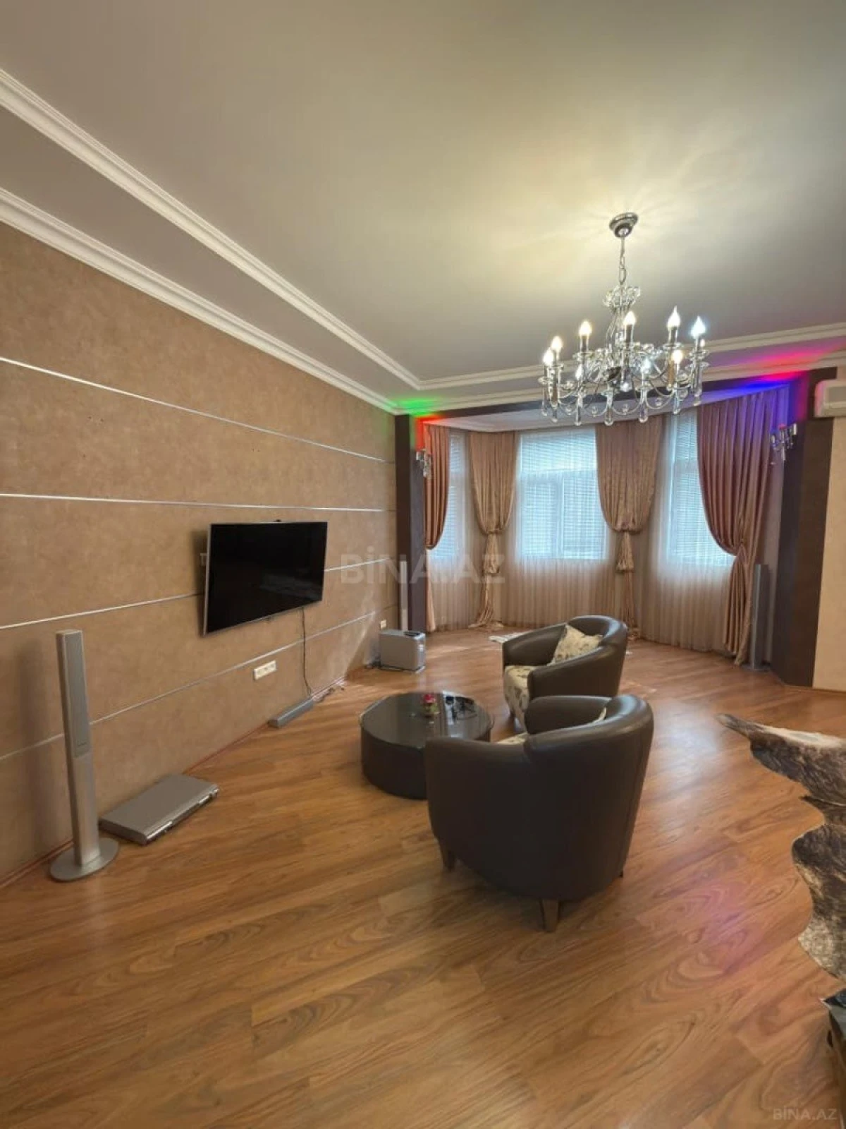 Kirayə verilir 3 otaqlı mənzil 120 m²