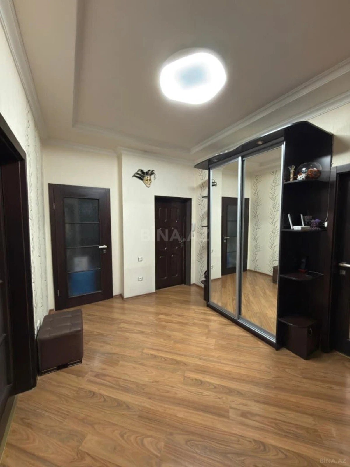 Kirayə verilir 3 otaqlı mənzil 120 m²