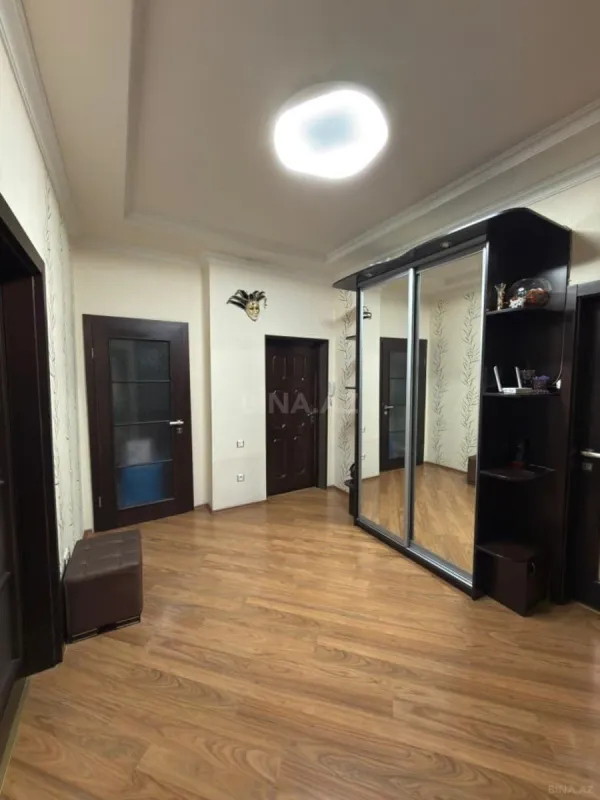 Kirayə verilir 3 otaqlı mənzil 120 m²
