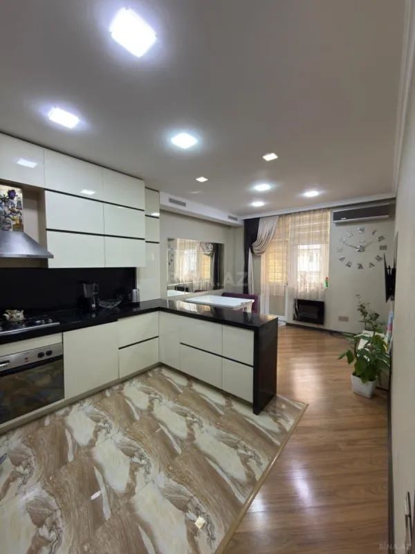 Kirayə verilir 3 otaqlı mənzil 120 m²