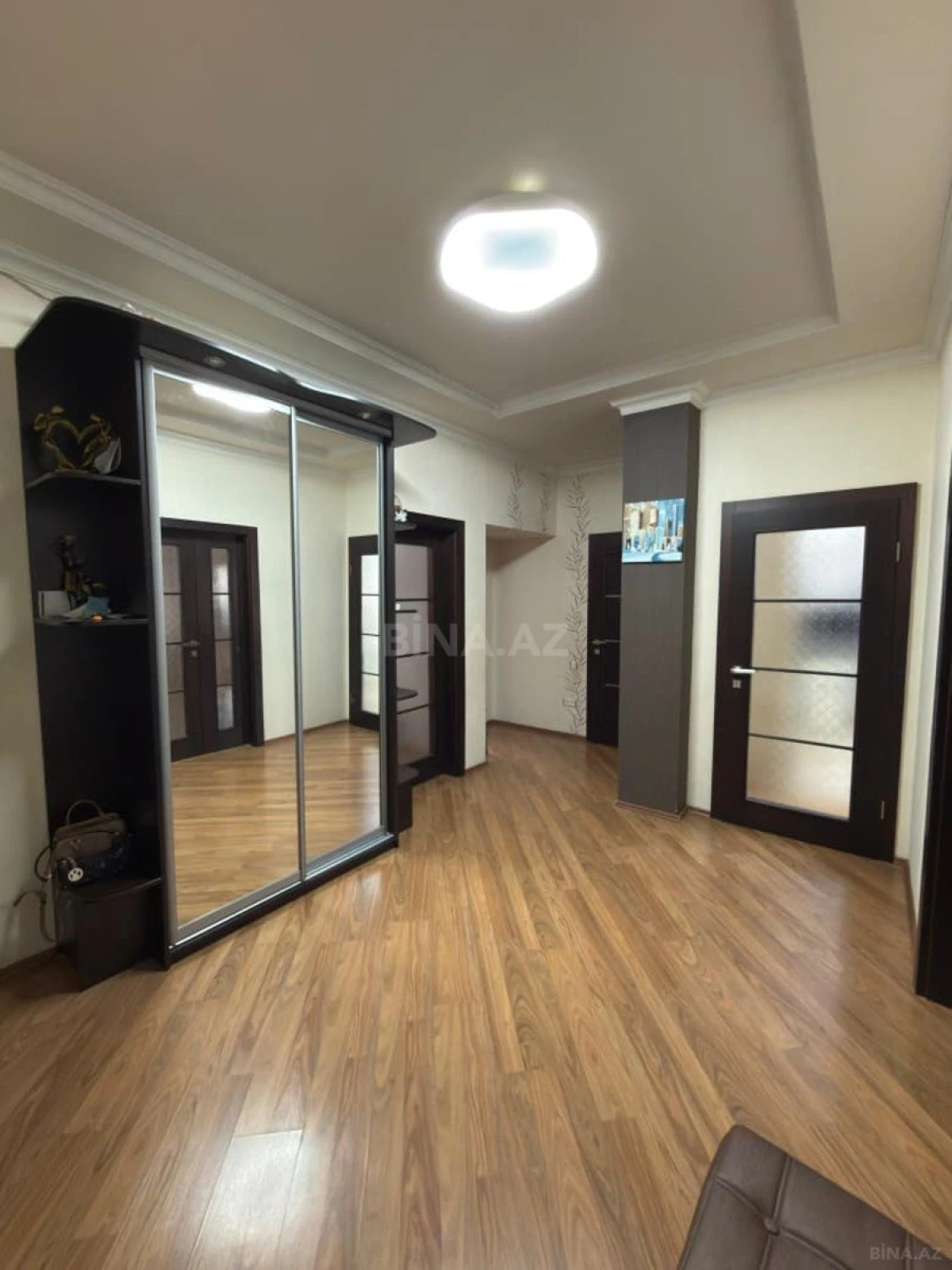 Kirayə verilir 3 otaqlı mənzil 120 m²
