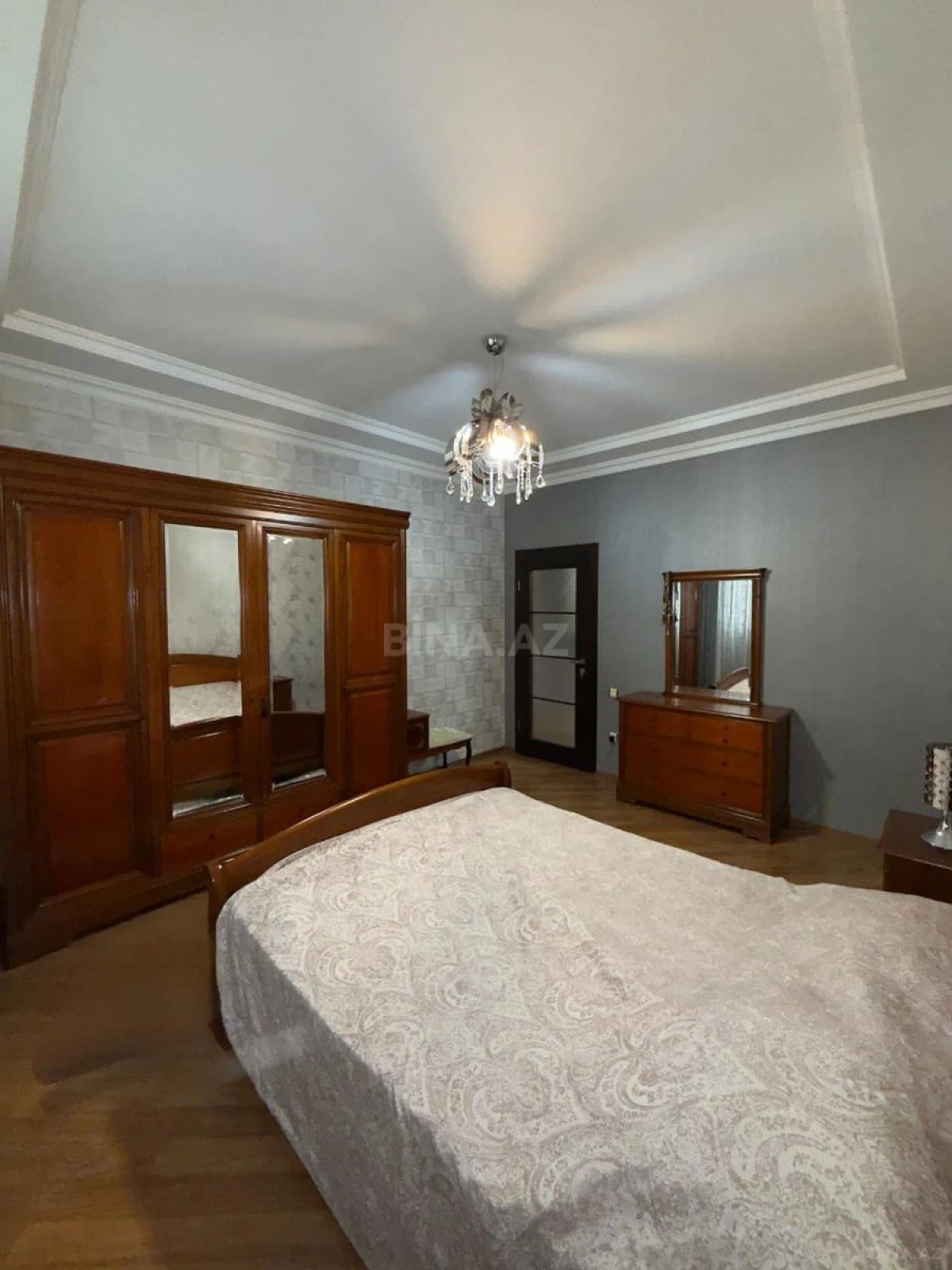 Kirayə verilir 3 otaqlı mənzil 120 m²