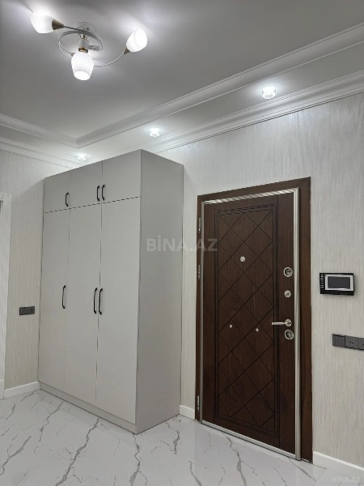 Kirayə verilir 3 otaqlı mənzil 101 m²