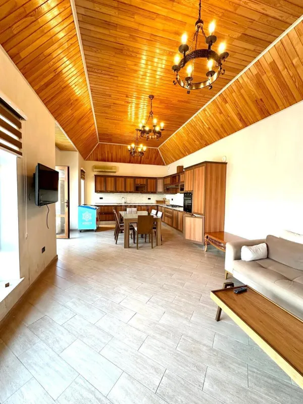 Kirayə verilir 6 otaqlı həyət evi 400 m²