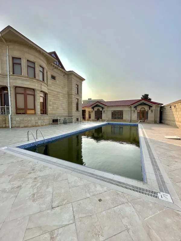 Kirayə verilir 6 otaqlı həyət evi 400 m²