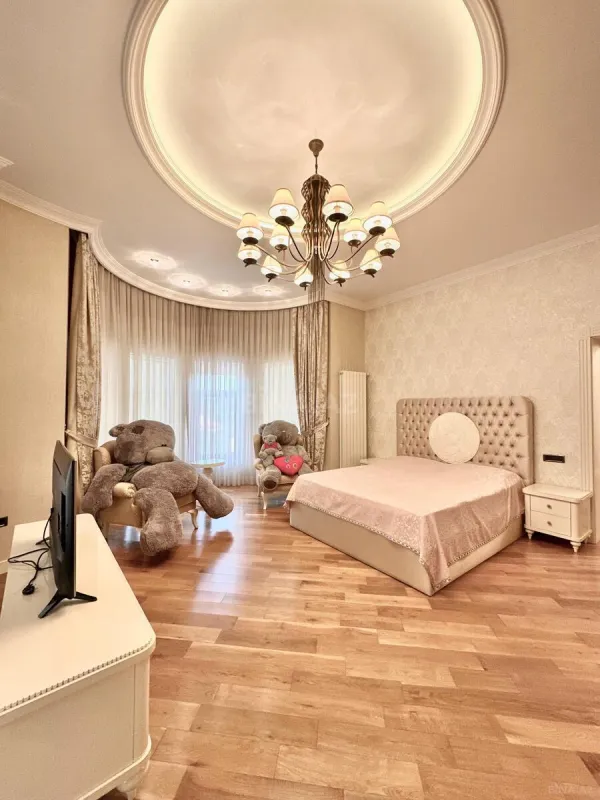 Kirayə verilir 6 otaqlı həyət evi 400 m²