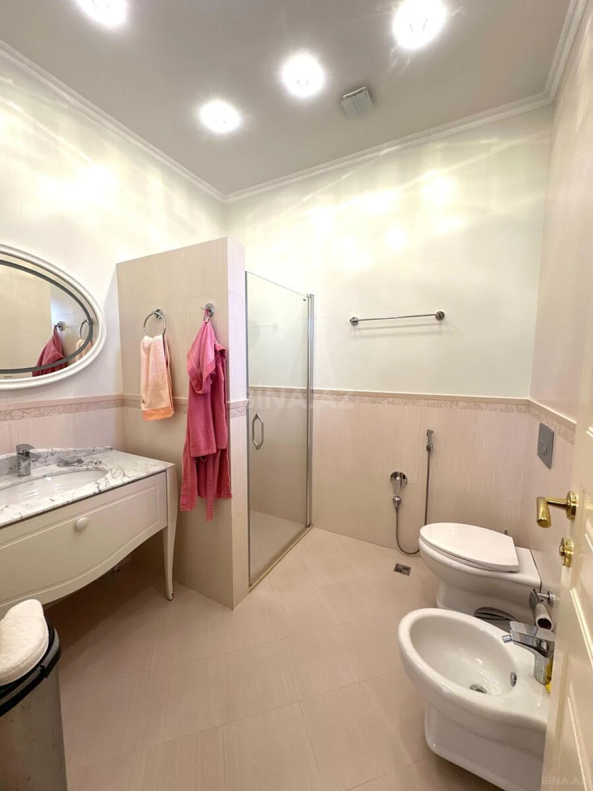 Kirayə verilir 6 otaqlı həyət evi 400 m²