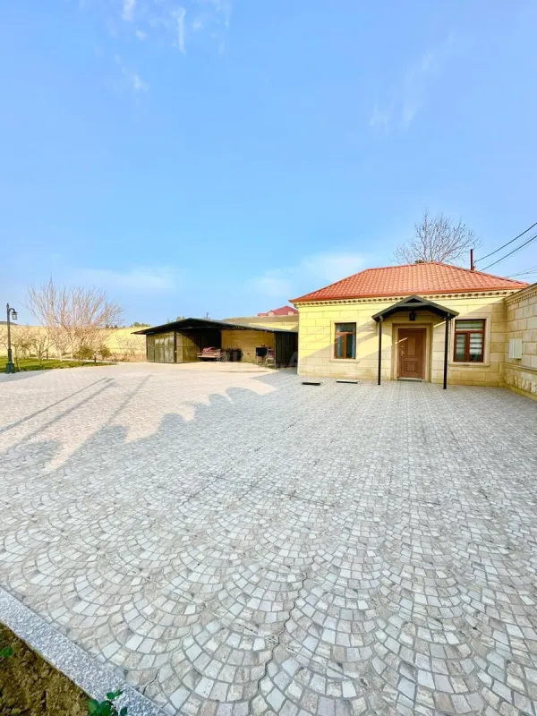 Kirayə verilir 6 otaqlı həyət evi 400 m²