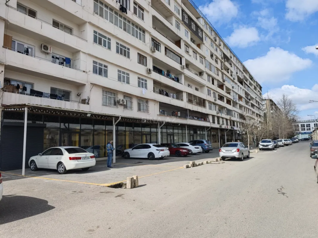 Satılır obyekt 220.3 m²