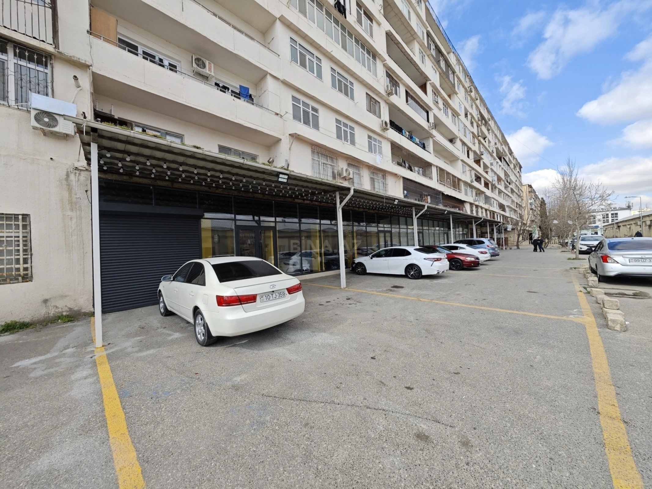 Satılır obyekt 220.3 m²