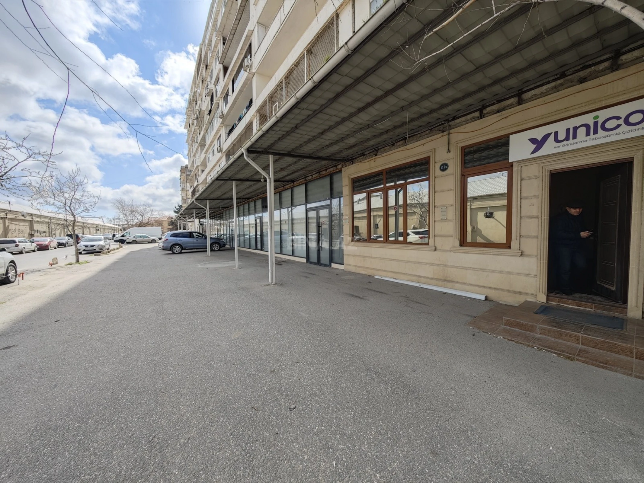 Satılır obyekt 220.3 m²