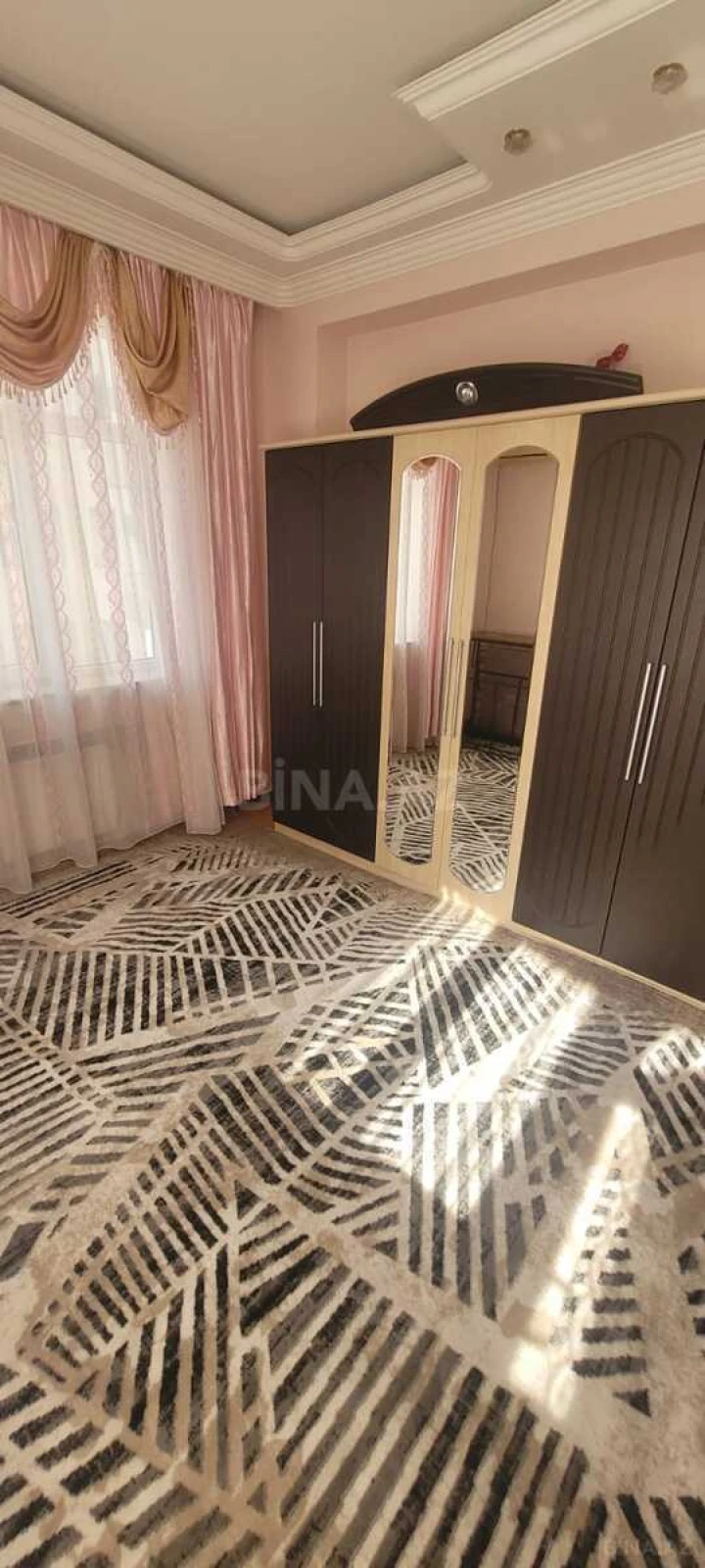 Kirayə verilir 3 otaqlı mənzil 115 m²